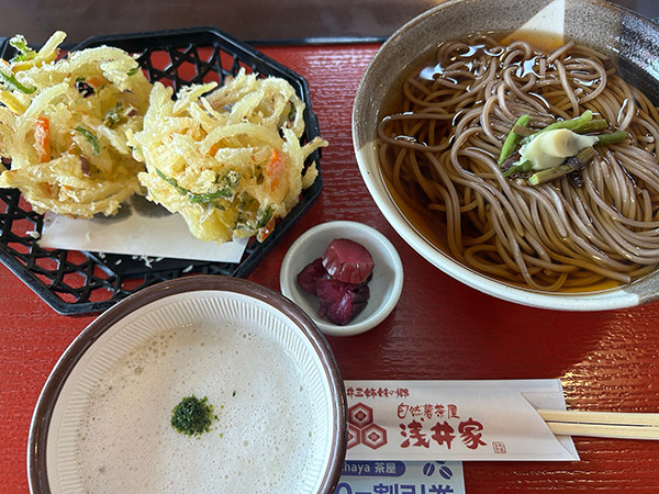 浅井道の駅の「自然薯蕎麦浅井家」